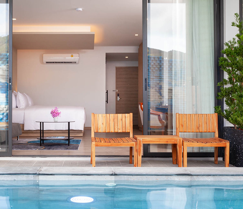 Deluxe Pool Access Room