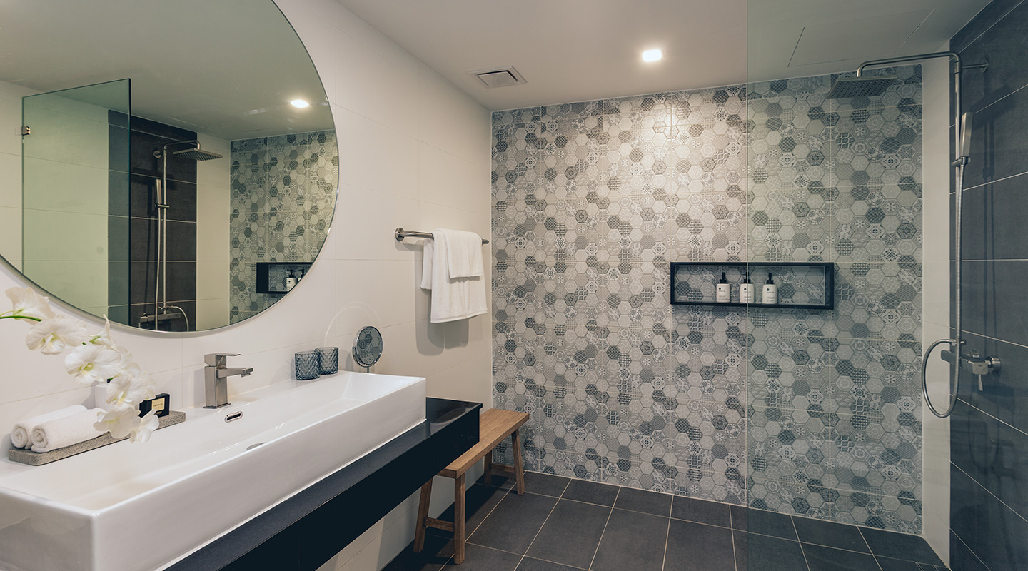 Deluxe Pool Access Room