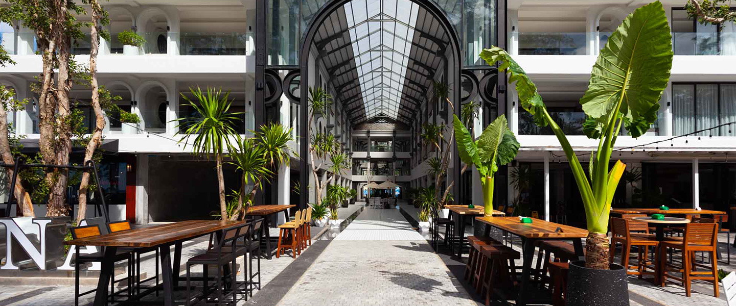 Resort Plaza